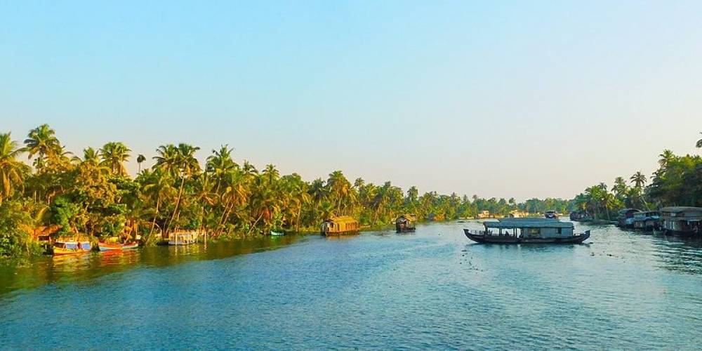 Places To Visit In Kumarakom – Visit the nature’s gift and the Bird lovers Paradise